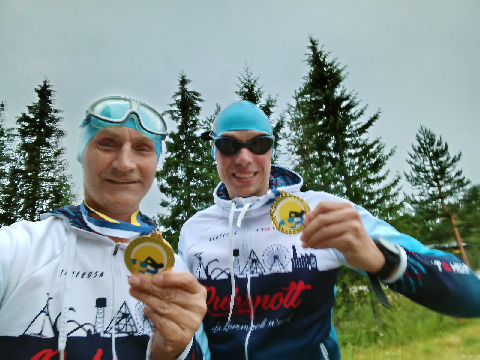 Du betrachtest gerade Ingo Schulz und Tim Wilking bezwingen Polarkreis: „Swim the Arctic Circle“ verbindet Länder und Zeitzonen
